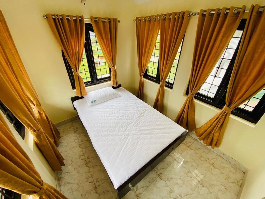 Bob Leisure Hotell Ooty Exteriör bild